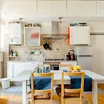 La Casa Sull\'Isola